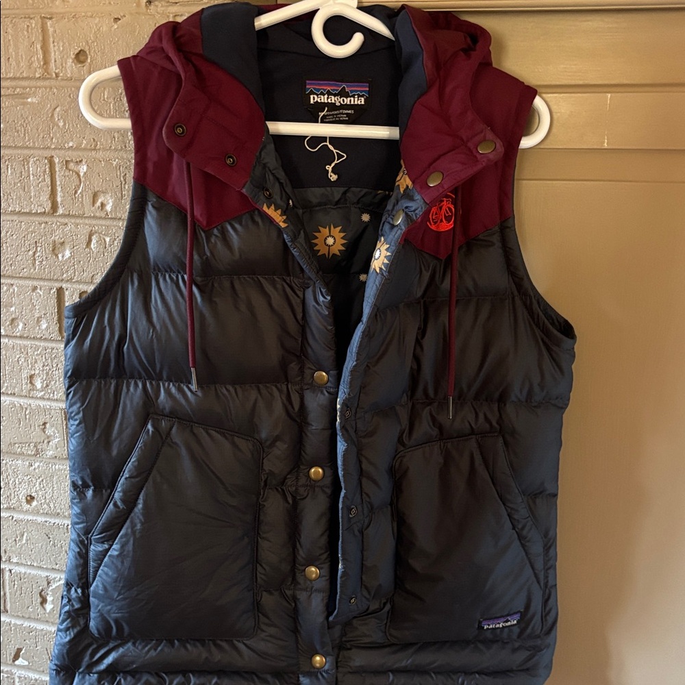 Patagonia Women’s Bivy Hooded Down Vest - Picture 2 of 6